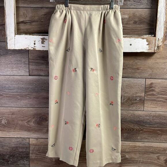 KORET Petite Ladies Khaki FloralEmbroidered Pants Slacks Size 4P - Picture 2 of 9